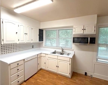 199 Prospect Street - Photo Thumbnail 12