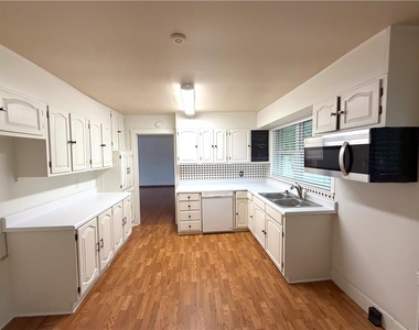 199 Prospect Street - Photo Thumbnail 9