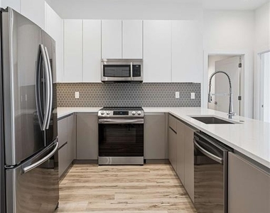 1155 Custer Avenue Se - Photo Thumbnail 4