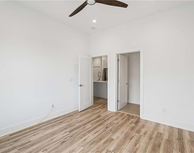 1155 Custer Avenue Se - Photo Thumbnail 14