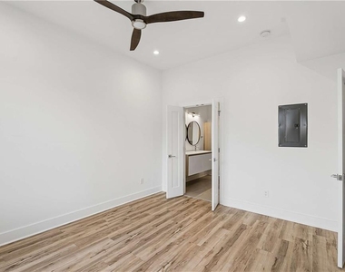 1155 Custer Avenue Se - Photo Thumbnail 17