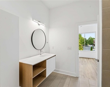 1155 Custer Avenue Se - Photo Thumbnail 10