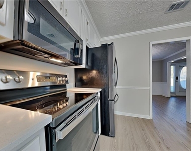 2242 Vintage Oaks Drive - Photo Thumbnail 5