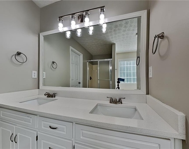 2242 Vintage Oaks Drive - Photo Thumbnail 10