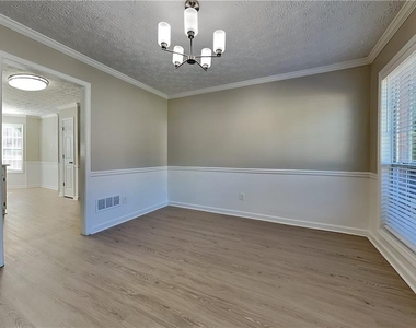 2242 Vintage Oaks Drive - Photo Thumbnail 7