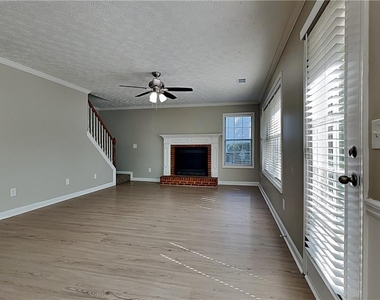 2242 Vintage Oaks Drive - Photo Thumbnail 1