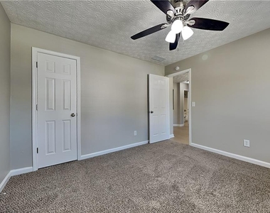 2242 Vintage Oaks Drive - Photo Thumbnail 16