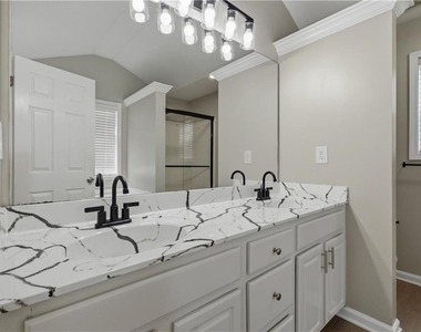2323 Crimson Creek Lane - Photo Thumbnail 16