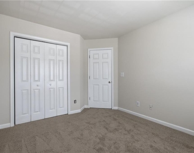 2323 Crimson Creek Lane - Photo Thumbnail 19