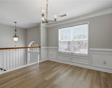 2323 Crimson Creek Lane - Photo Thumbnail 12