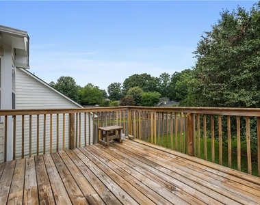 2323 Crimson Creek Lane - Photo Thumbnail 32