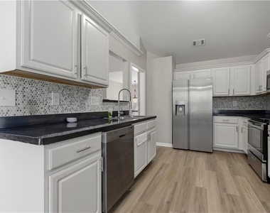 2323 Crimson Creek Lane - Photo Thumbnail 7