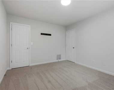 2323 Crimson Creek Lane - Photo Thumbnail 31