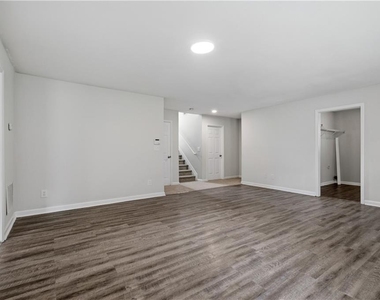 2323 Crimson Creek Lane - Photo Thumbnail 28