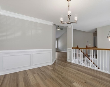 2323 Crimson Creek Lane - Photo Thumbnail 11