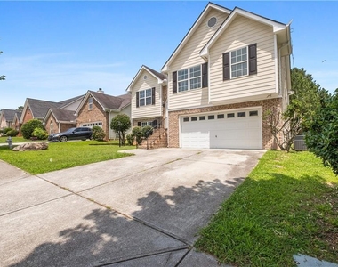 2323 Crimson Creek Lane - Photo Thumbnail 2