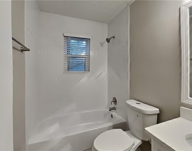1174 Winterberry Court - Photo Thumbnail 14