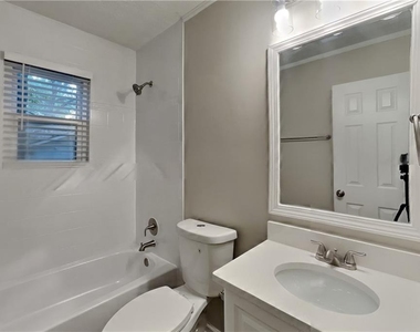1174 Winterberry Court - Photo Thumbnail 15