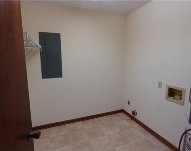 125 Scott Boulevard - Photo Thumbnail 11