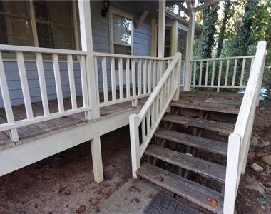 125 Scott Boulevard - Photo Thumbnail 3