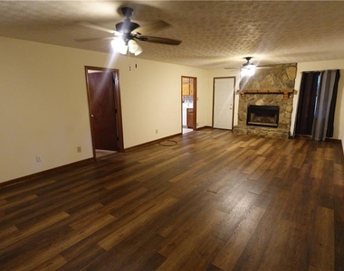 125 Scott Boulevard - Photo Thumbnail 4