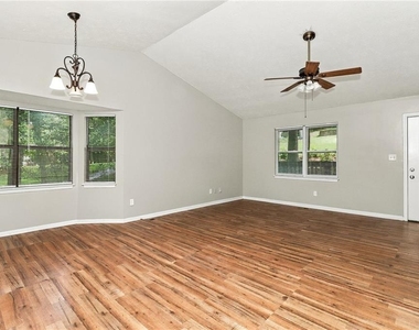 239 William Drive - Photo Thumbnail 7