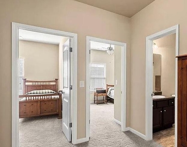 629 Oakside Place - Photo Thumbnail 3
