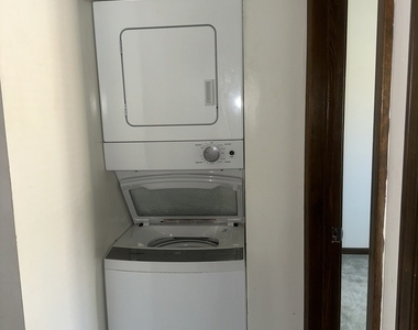 18245 Burnham Avenue - Photo Thumbnail 9