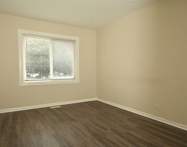 3018 Roberts Drive - Photo Thumbnail 9