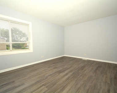 3018 Roberts Drive - Photo Thumbnail 11