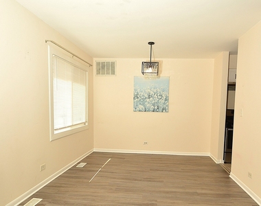 3018 Roberts Drive - Photo Thumbnail 4