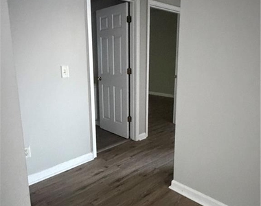 1000 Stonehaven Circle - Photo Thumbnail 1