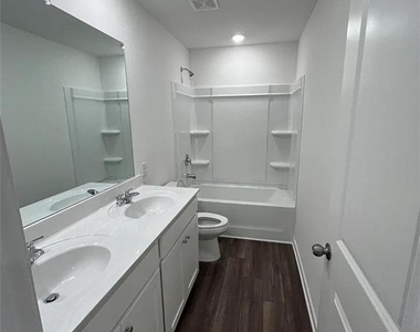 87 Constitution Avenue - Photo Thumbnail 16