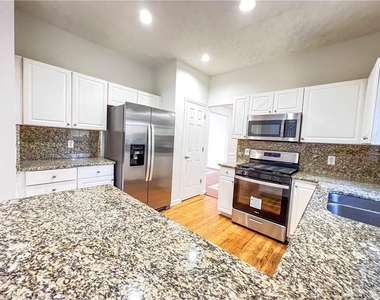 4035 River Green Parkway - Photo Thumbnail 6