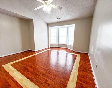 4035 River Green Parkway - Photo Thumbnail 10
