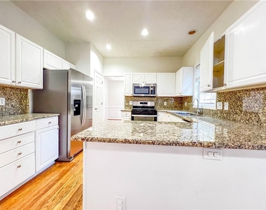 4035 River Green Parkway - Photo Thumbnail 5
