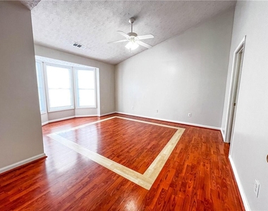 4035 River Green Parkway - Photo Thumbnail 9