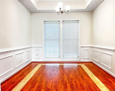 4035 River Green Parkway - Photo Thumbnail 4