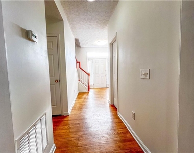 4035 River Green Parkway - Photo Thumbnail 2