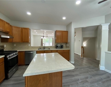 1893 Ridgemont Lane - Photo Thumbnail 12