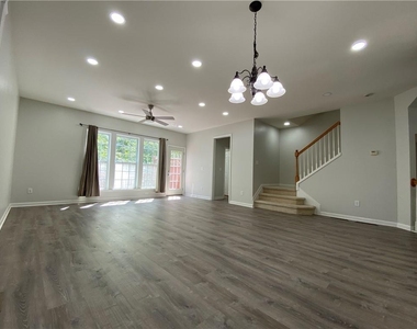 1893 Ridgemont Lane - Photo Thumbnail 11
