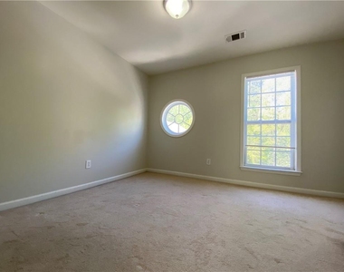 1893 Ridgemont Lane - Photo Thumbnail 10