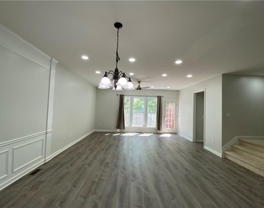 1893 Ridgemont Lane - Photo Thumbnail 13