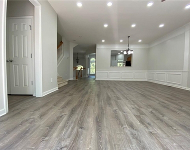 1893 Ridgemont Lane - Photo Thumbnail 2