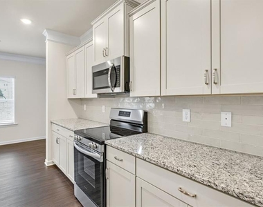 83 Professional Place - Photo Thumbnail 8