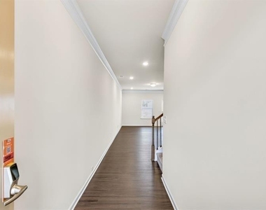 83 Professional Place - Photo Thumbnail 2