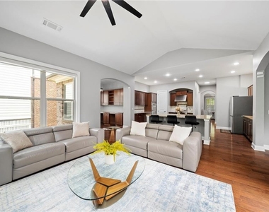3560 Allee Elm Drive - Photo Thumbnail 20