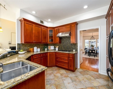 1560 Oak Park Cove - Photo Thumbnail 16