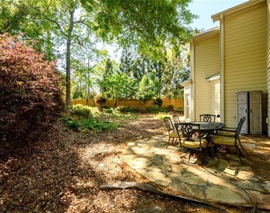 1560 Oak Park Cove - Photo Thumbnail 11