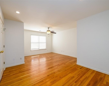 1560 Oak Park Cove - Photo Thumbnail 22